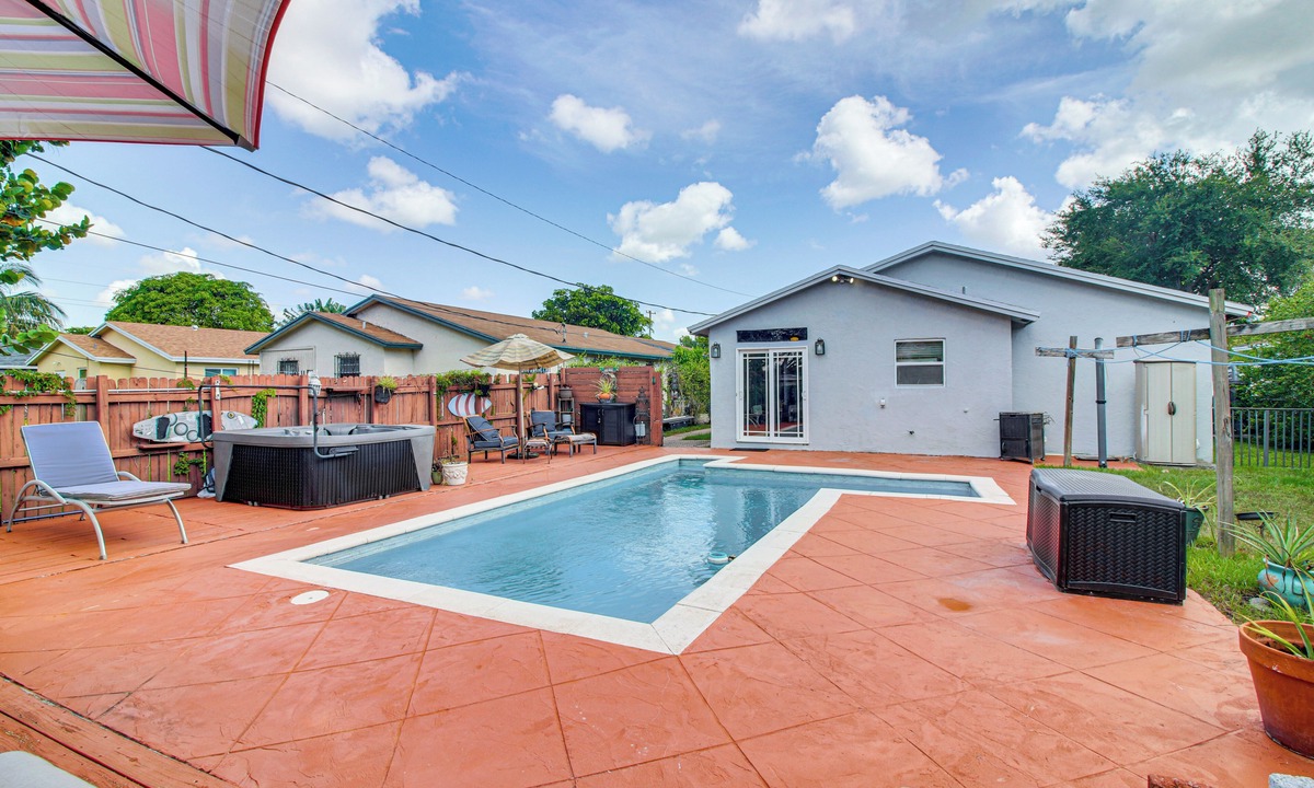 Pompano Beach Cottage | Pompano Beach Bungalow w/Private Pool!