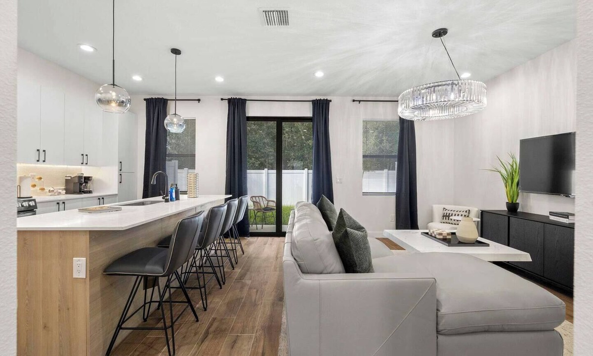Pinecrest West Park House | Spacious New-Build 3Br Home Near Downtown Tampa