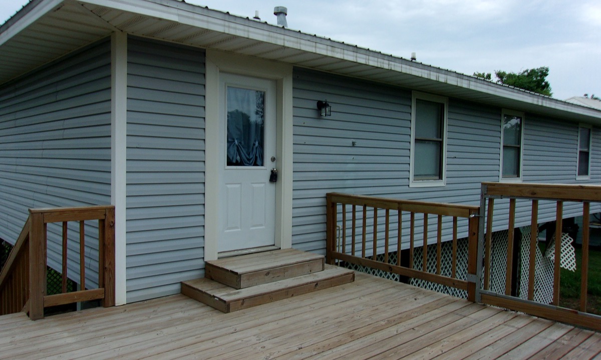 Theodore House | Shekinah Properties Charming 3-bedroom house with WiFi, in Coden on Mobile Bay