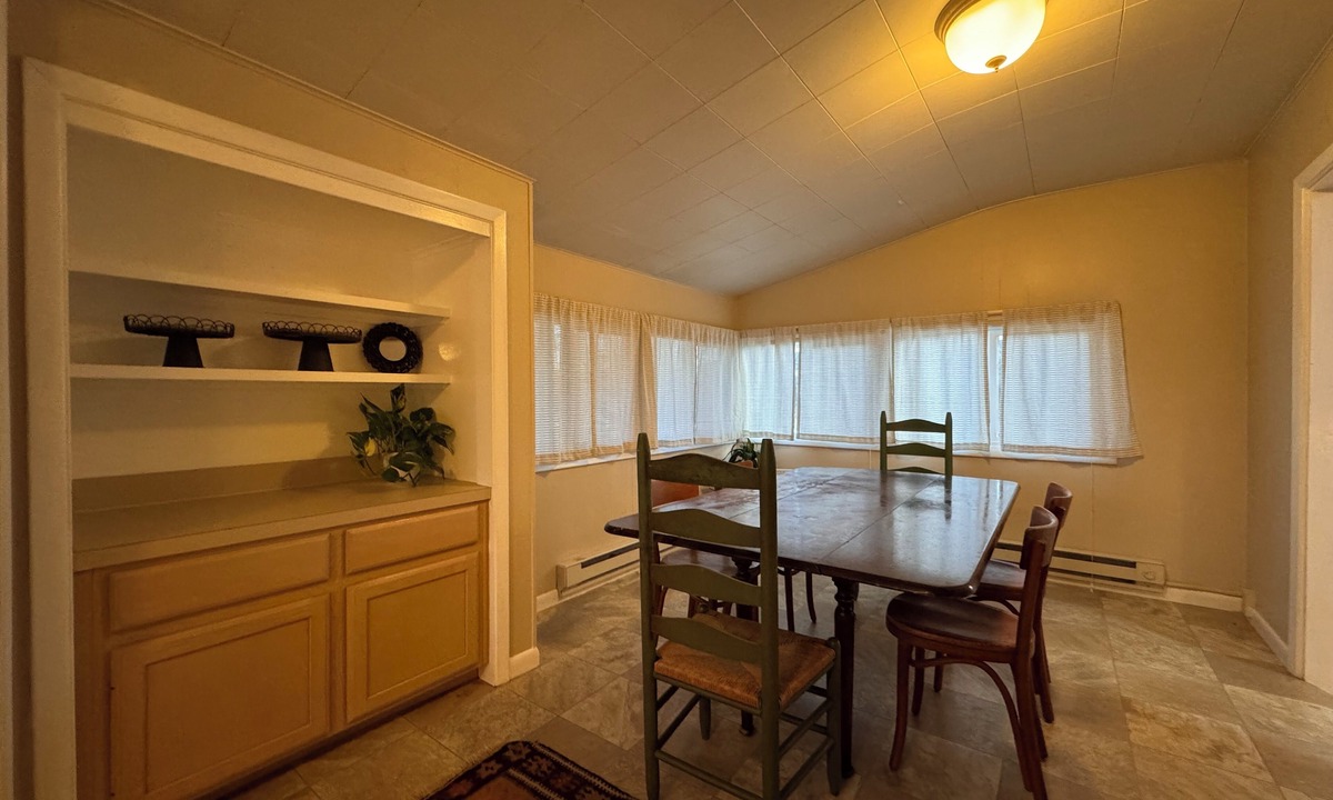 Sheridan Cottage | This cottage is a 2 bedroom(s), 1 bathrooms, located in Bighorn, WY.