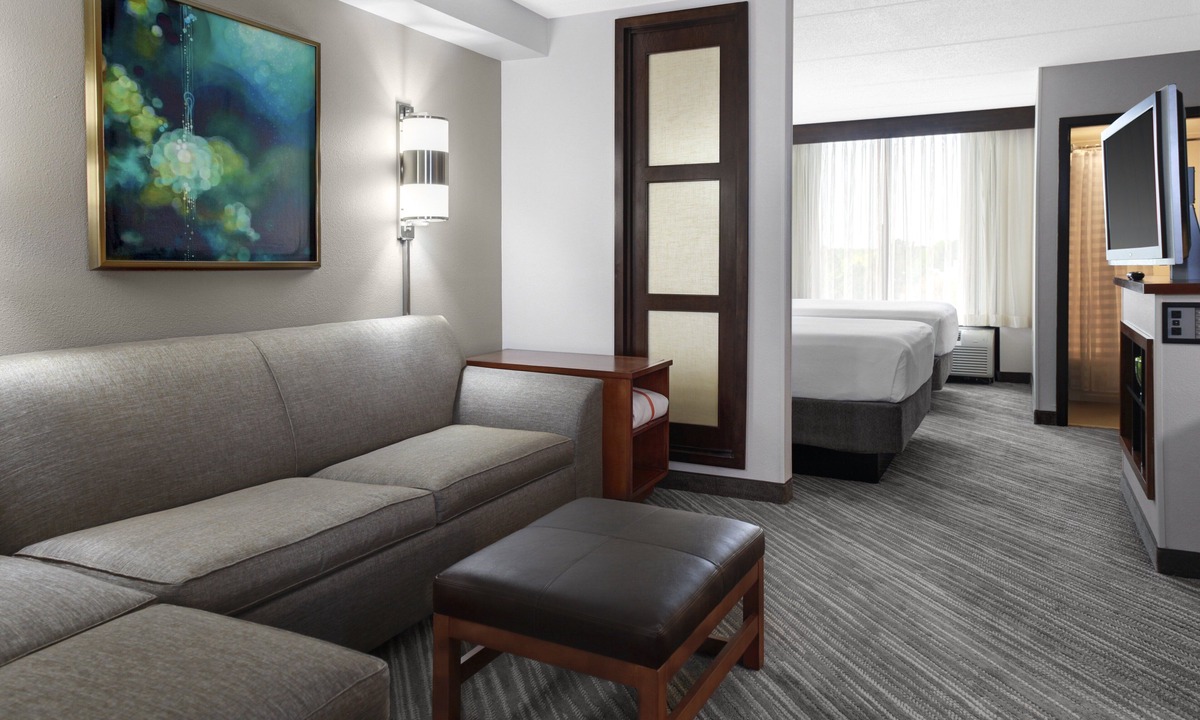 Crestline Heights Hotel | Candlewood Suites Birmingham - Inverness by IHG