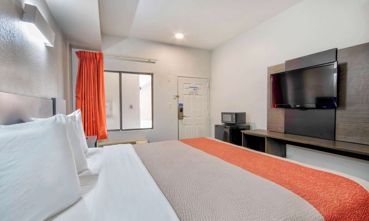 Lafayette Hotel | Motel 6 Lafayette, LA