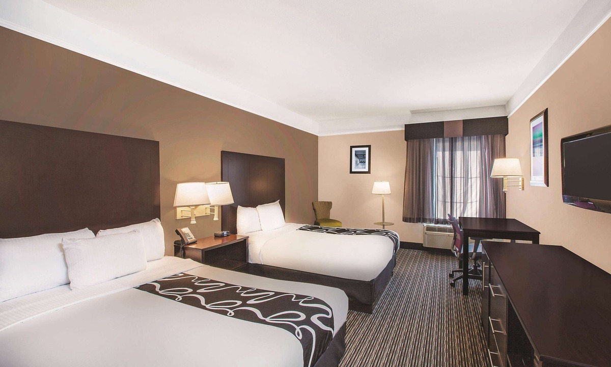 Beaumont Hotel | La Quinta Inn & Suites by Wyndham Beaumont West