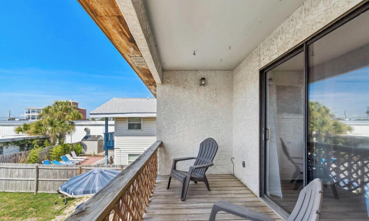 Silver Sands Beach Cottage | Sea Esta - Minutes to Beach Pet-friendly!