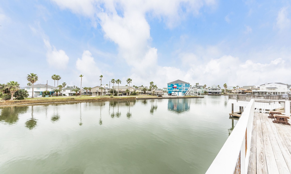 Jamaica Beach House | Spacious waterfront home on main canal.