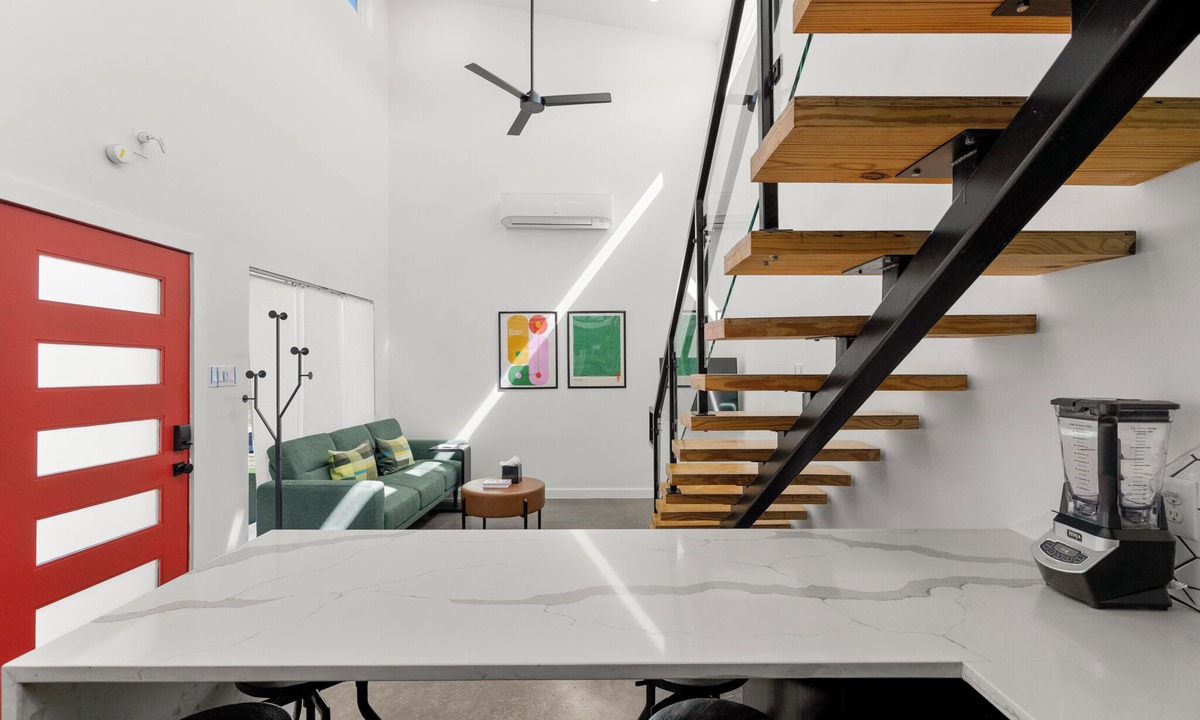 Greater East End Apartment | Bauhaus loft in the EE - 3 km from FIFA Fest