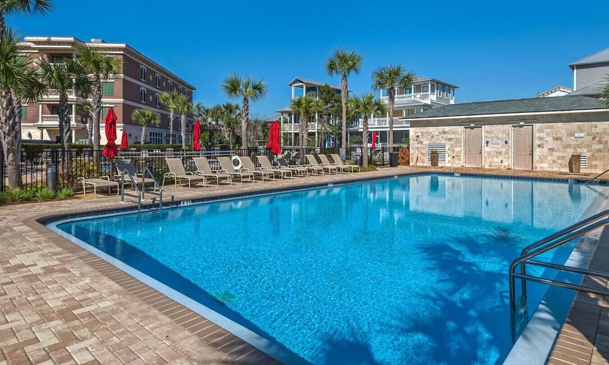 Seacrest Beach Condo | Top-Floor 30A Condo | 2 Pools + Beach Access