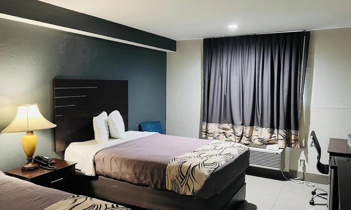 North Shore Hotel | 4 Budget-Friendly Rooms Perfect for a Relaxing Stay Near Houston Local Landmarks
