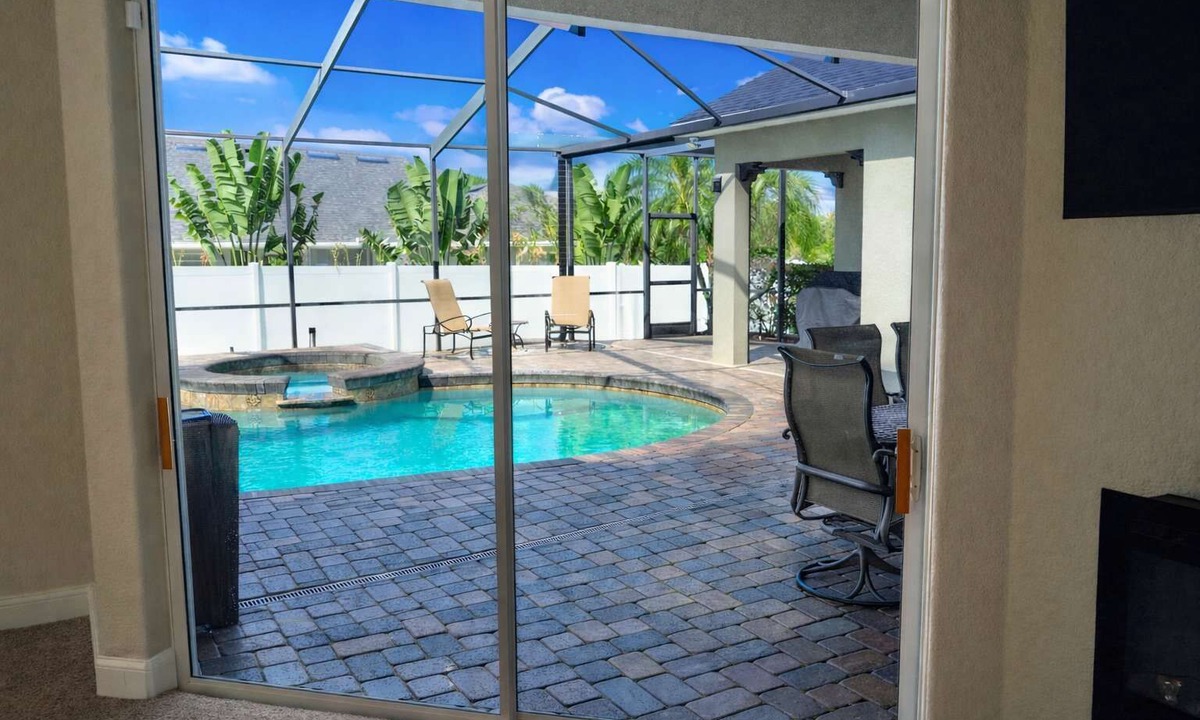 Lakeland Highlands House | Pool home w/screened lanai near Tampa