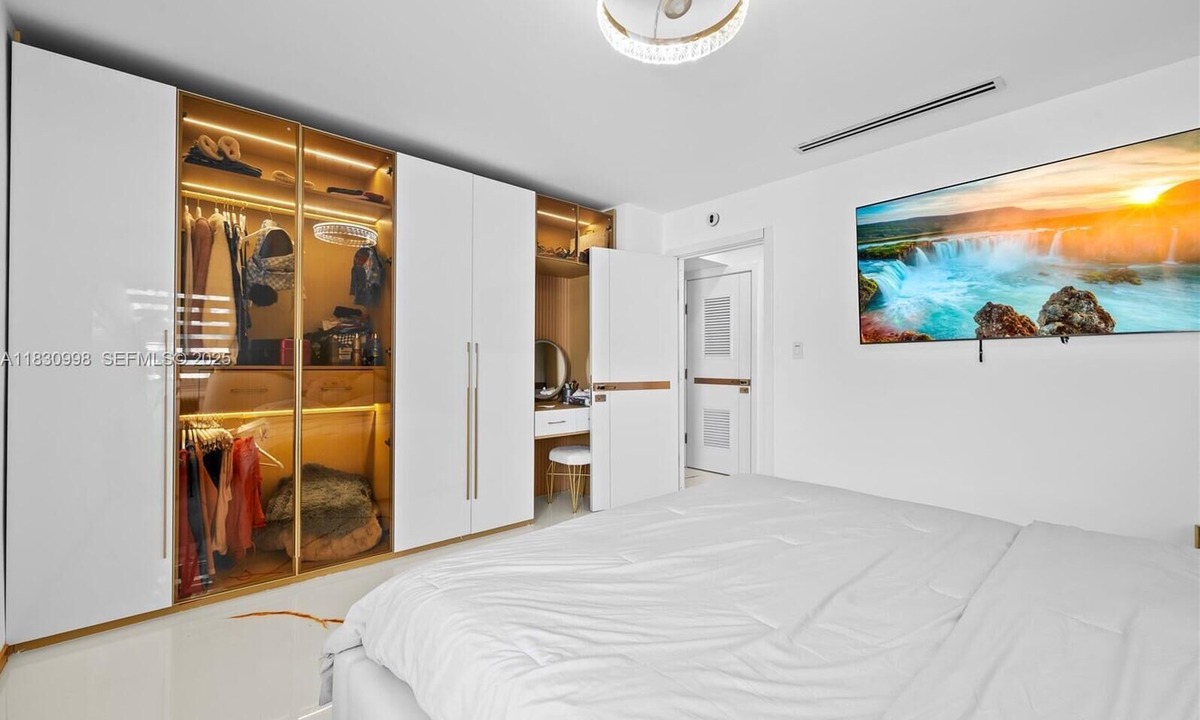 Biscayne Park House | The Miami Luxe House Designer Stay + Pool