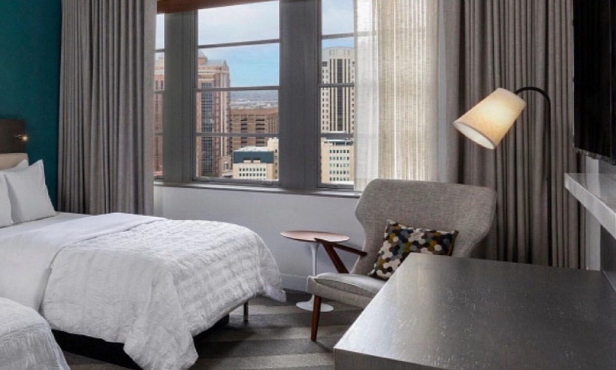 Houston Convention District Apartment | Spacious Queen Room | Pet-friendly | Onsite Parking | Downtown Houston