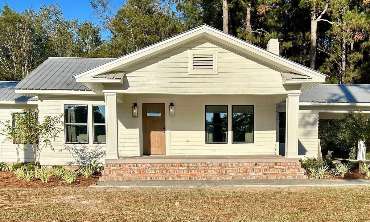 Brewton House | The Martin Lodge - Country Living Near Town on a Fishing Pond