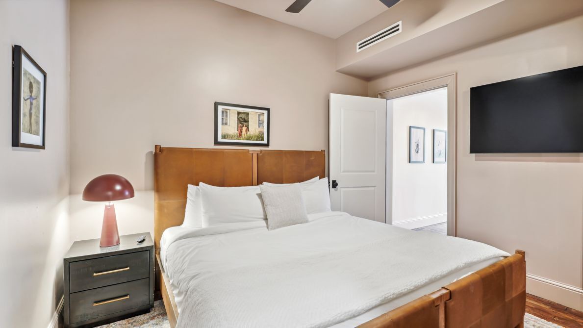 Central Business District Hotel | 4BR + Balcony | The Mary Beth Hotel & Gallery