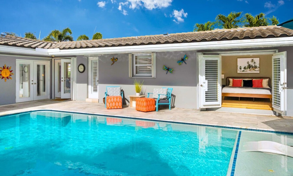 Coral Ridge Isles Villa | Exclusive Tropical Villa-Heated Pool&Outdoor Oasis