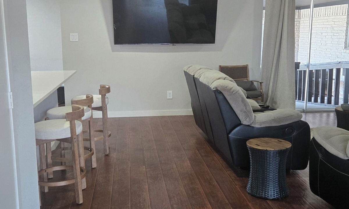 Oak Cliff House | Spacious 4-bedroom house with WiFi and AC in amazing Dallas