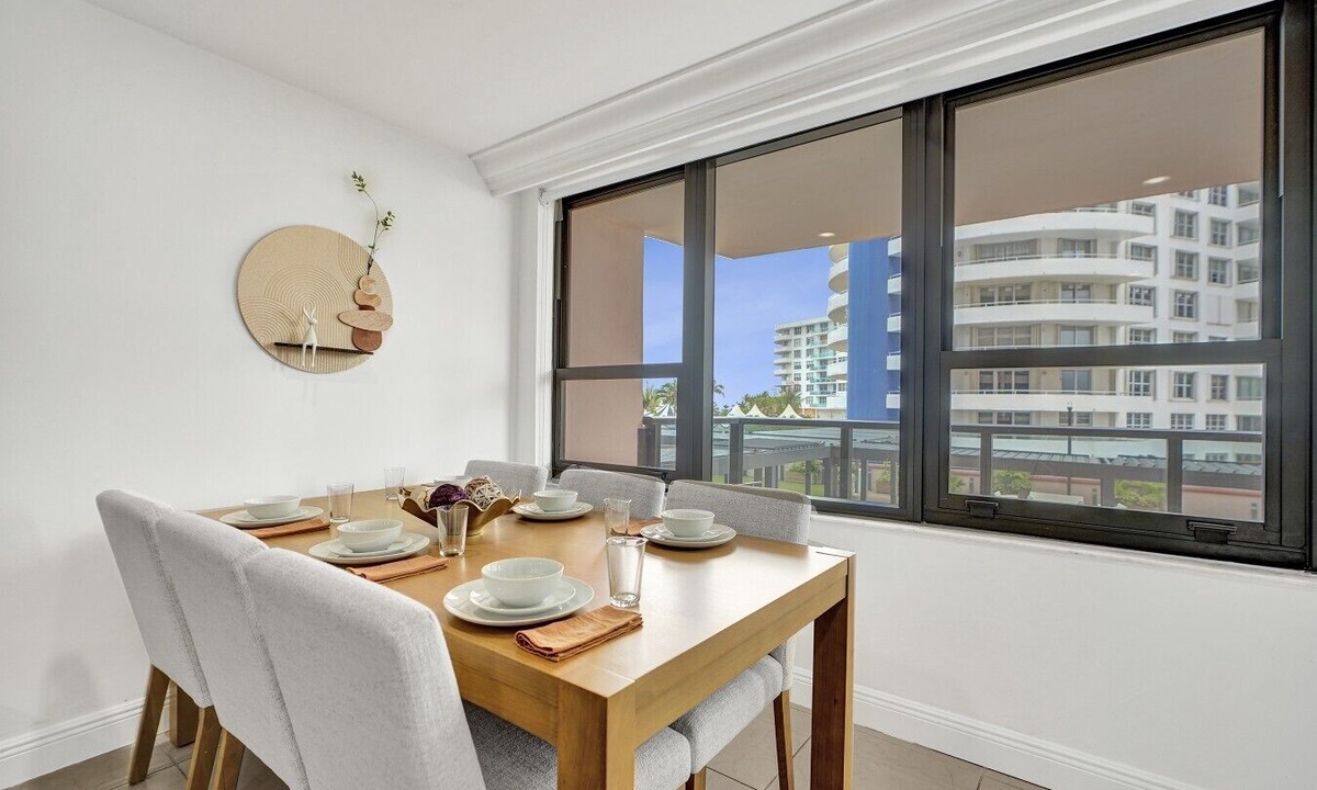 Mid Beach Apartment | Coastal Condo with Resort Service, Pools & Gym 407