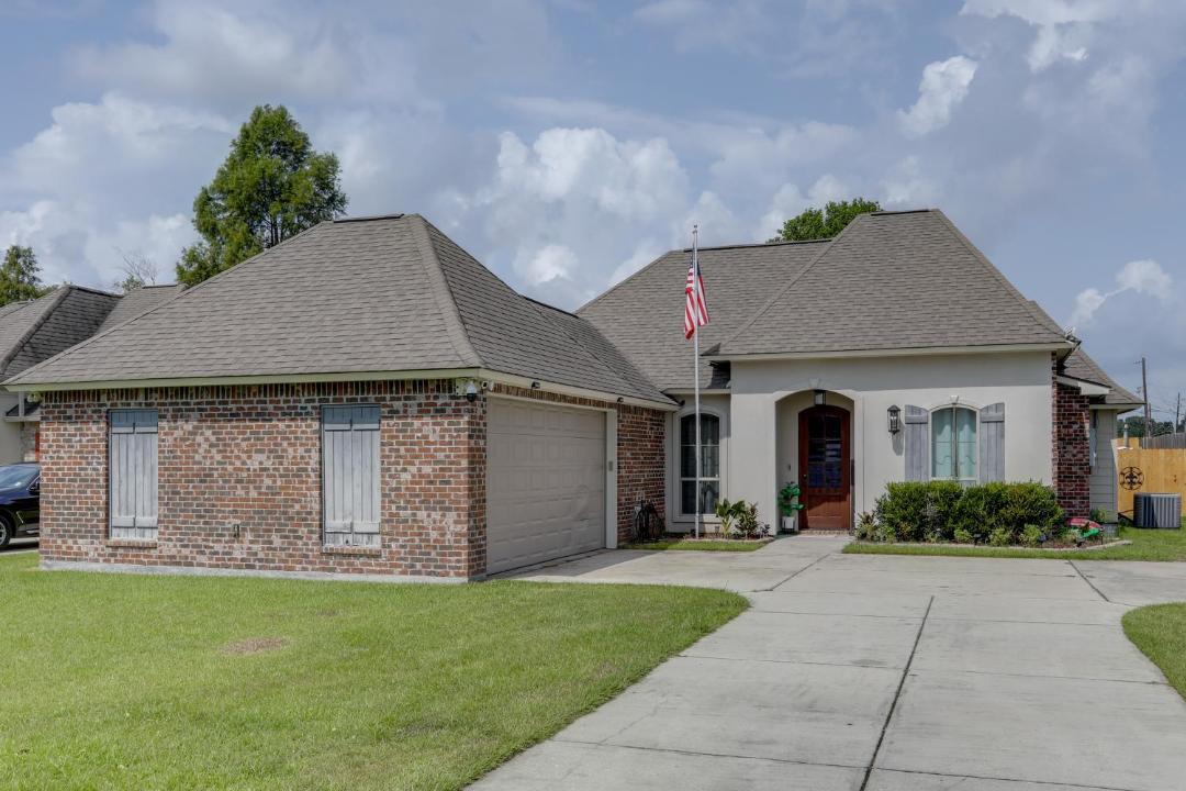 Gonzales House | Updated Home w/Outdoor Entertainment in Gonzales!