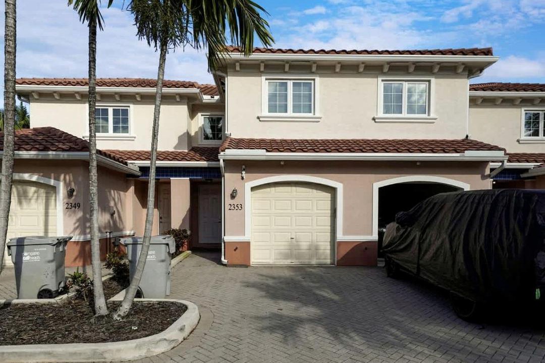 Cypress Point Villa | Modern Gated Townhouse with Heated Pool Access Near Beaches – Pompano Beach, Florida