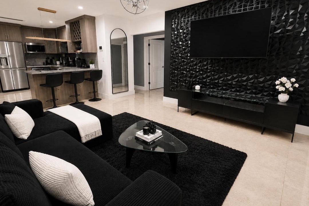 West Park House | Hot Tub Oasis Near Hard Rock and Beach