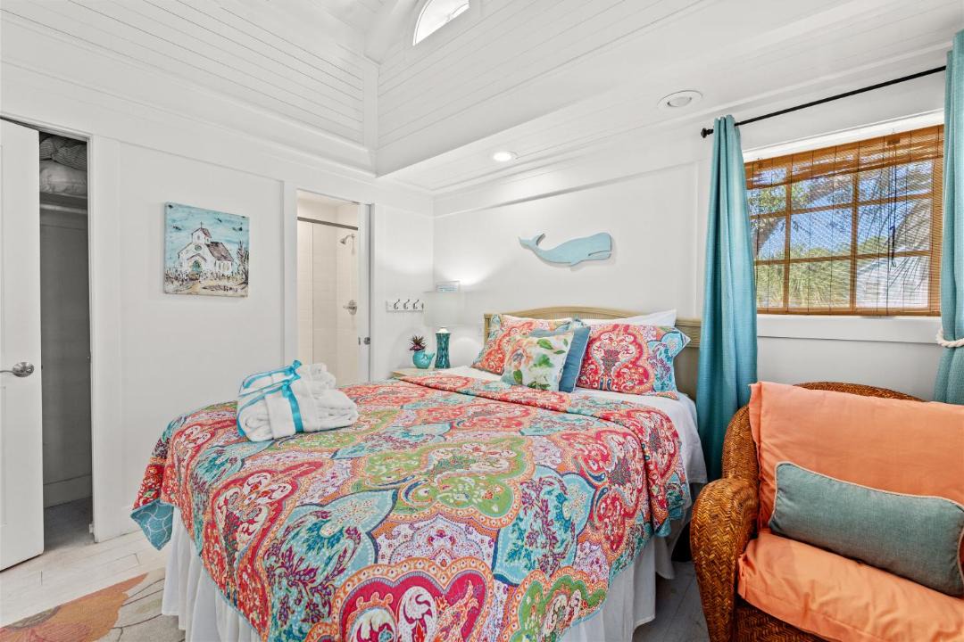 Sunnyside House | Quaint 2BR/25BA Cottage Nestled Between 30A & Panama City Beach! Sleeps 6!
