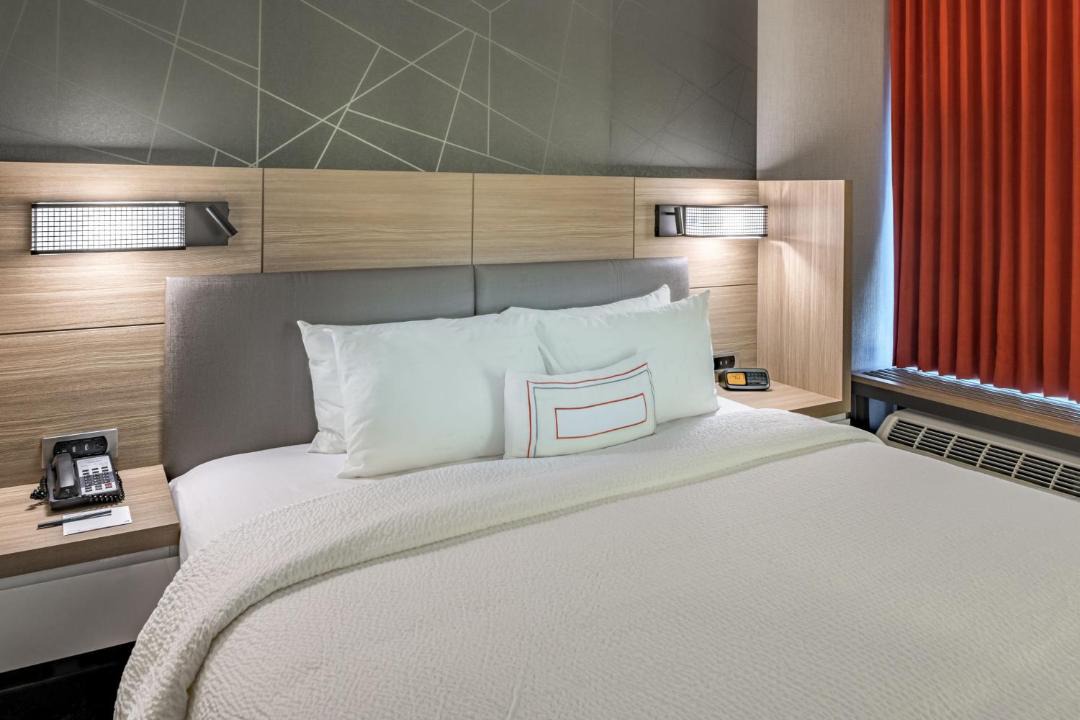 North Dallas Hotel | SpringHill Suites Dallas Central Expressway