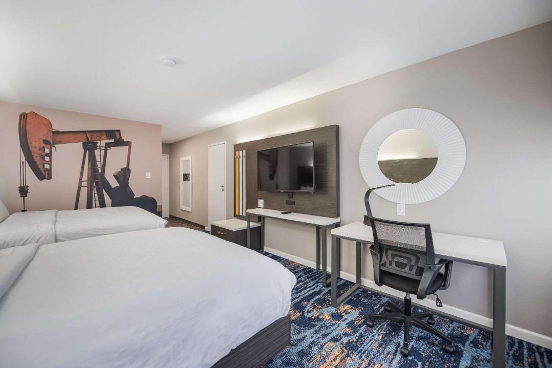 Marshall Hotel | Clarion Pointe Marshall
