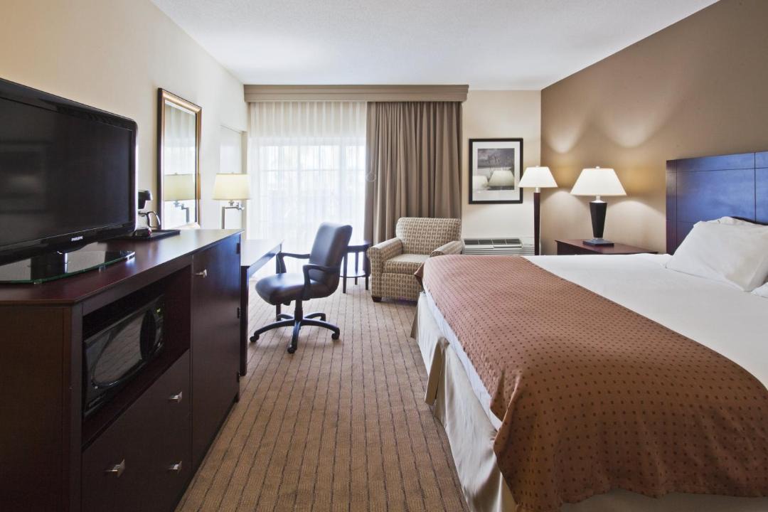 Juno Beach Hotel | Holiday Inn Express- North Palm Beach and IHG Hotel