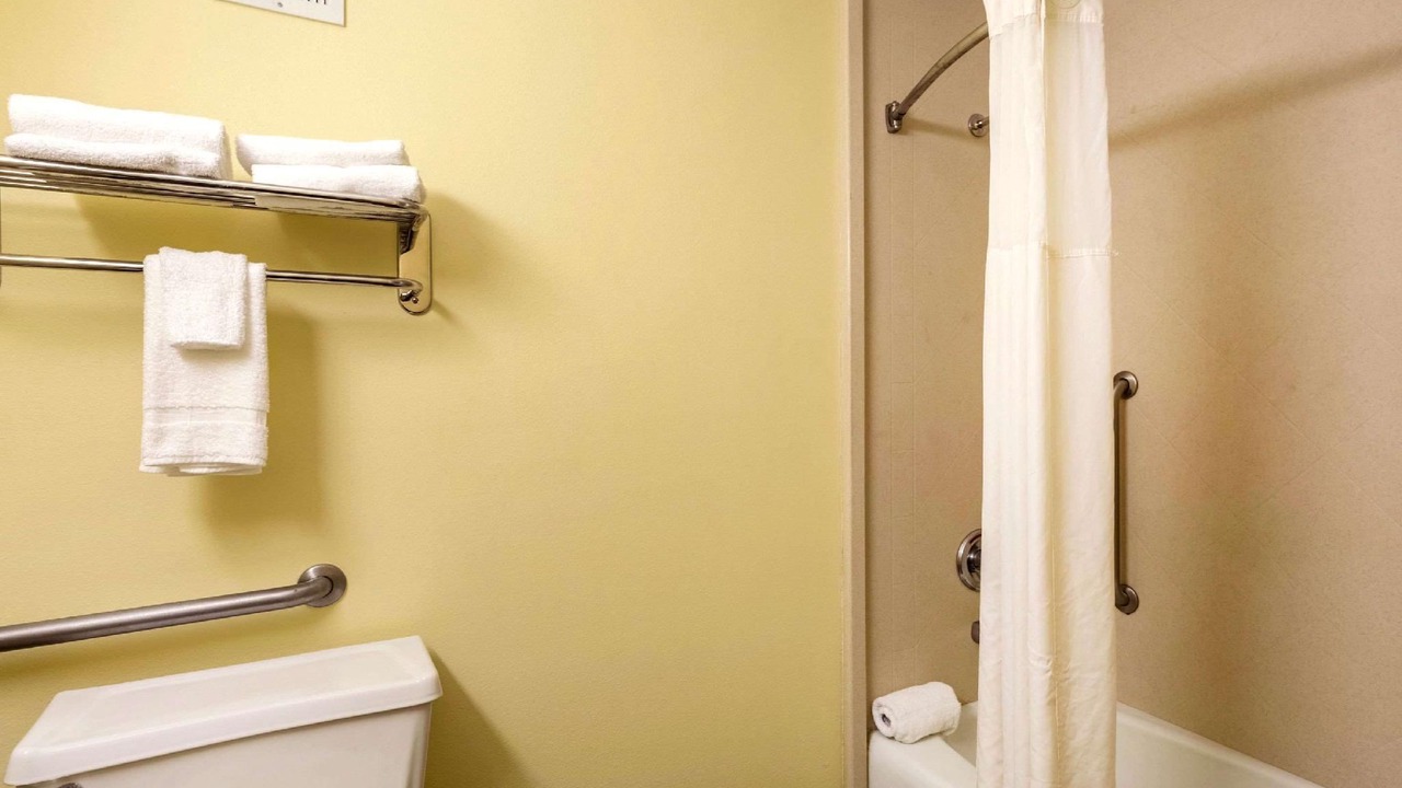 Photo of Bathroom in Port Allen