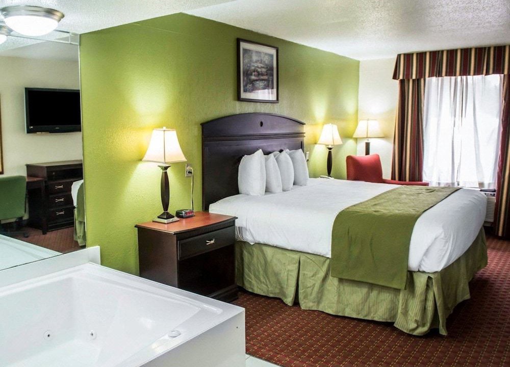 Photo of Bedroom in Chipley