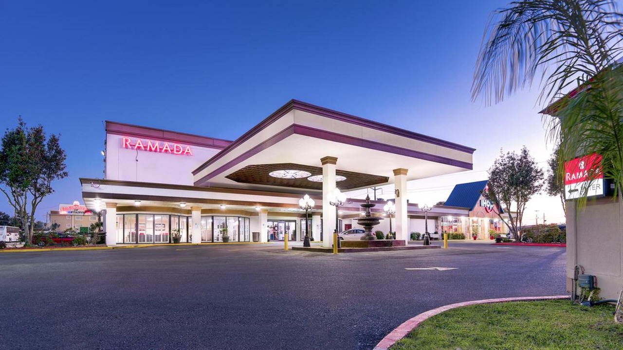 Photo of Buildings in Metairie