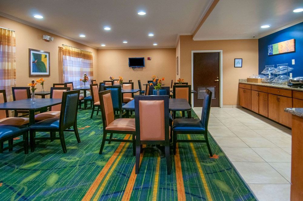 Photo of Livingroom in Tougaloo