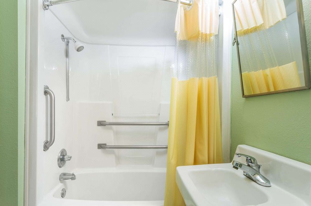 Photo of Bathroom in Callaway