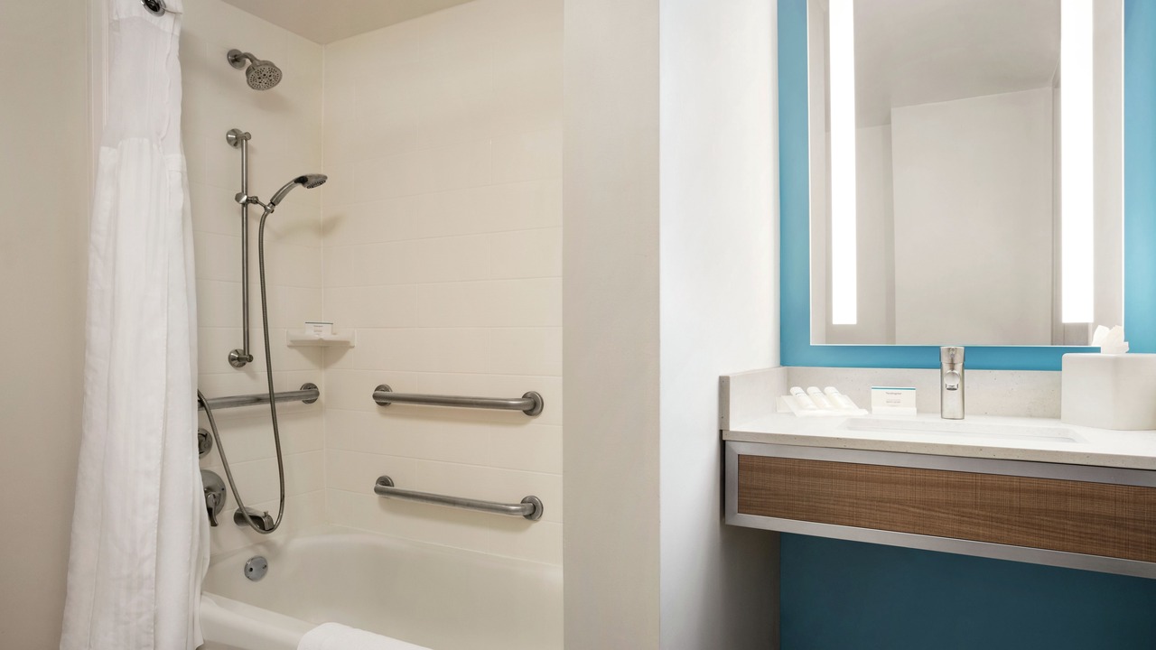 Photo of Bathroom in Arts/Warehouse District