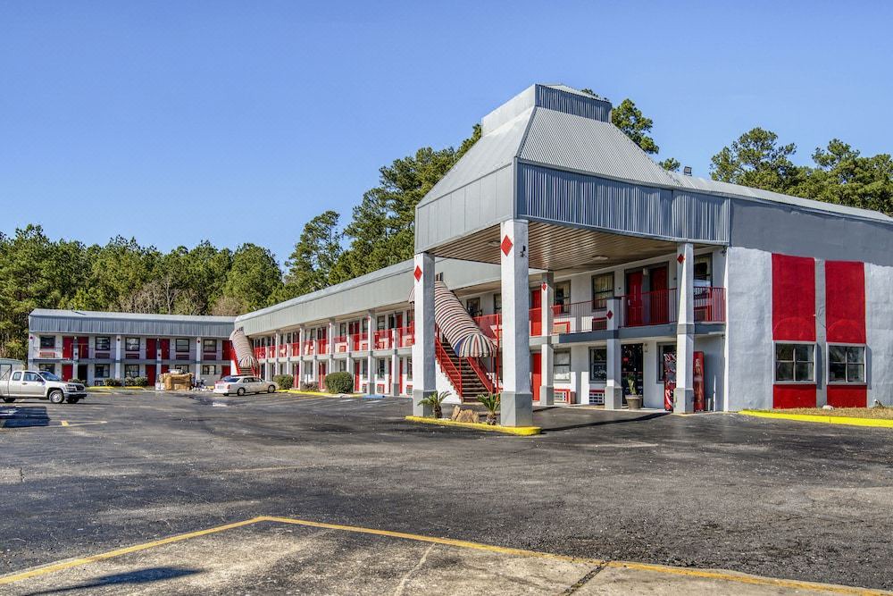 Photo of Buildings in Pineville