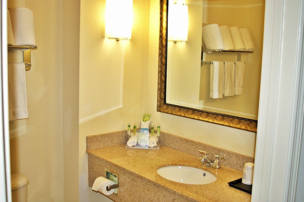 Photo of Bathroom in De Funiak Springs