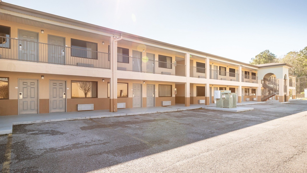 Photo of Buildings in Kinder