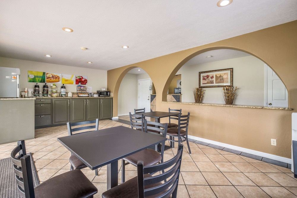 Photo of Livingroom in White Springs