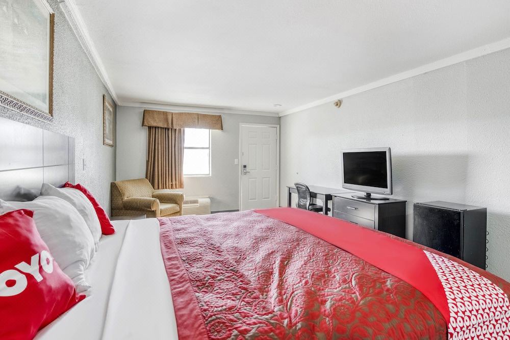 Photo of Bedroom in Pineville