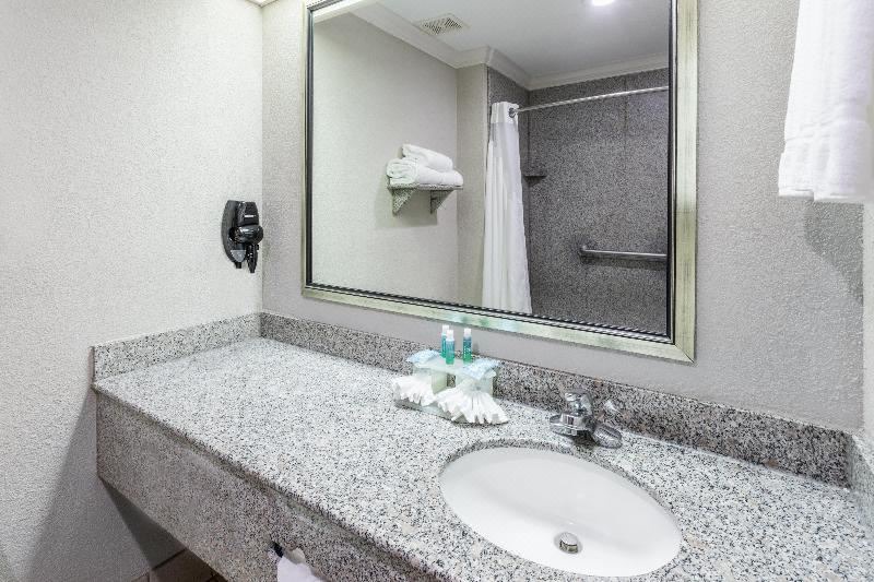 Photo of Bathroom in Lake Charles