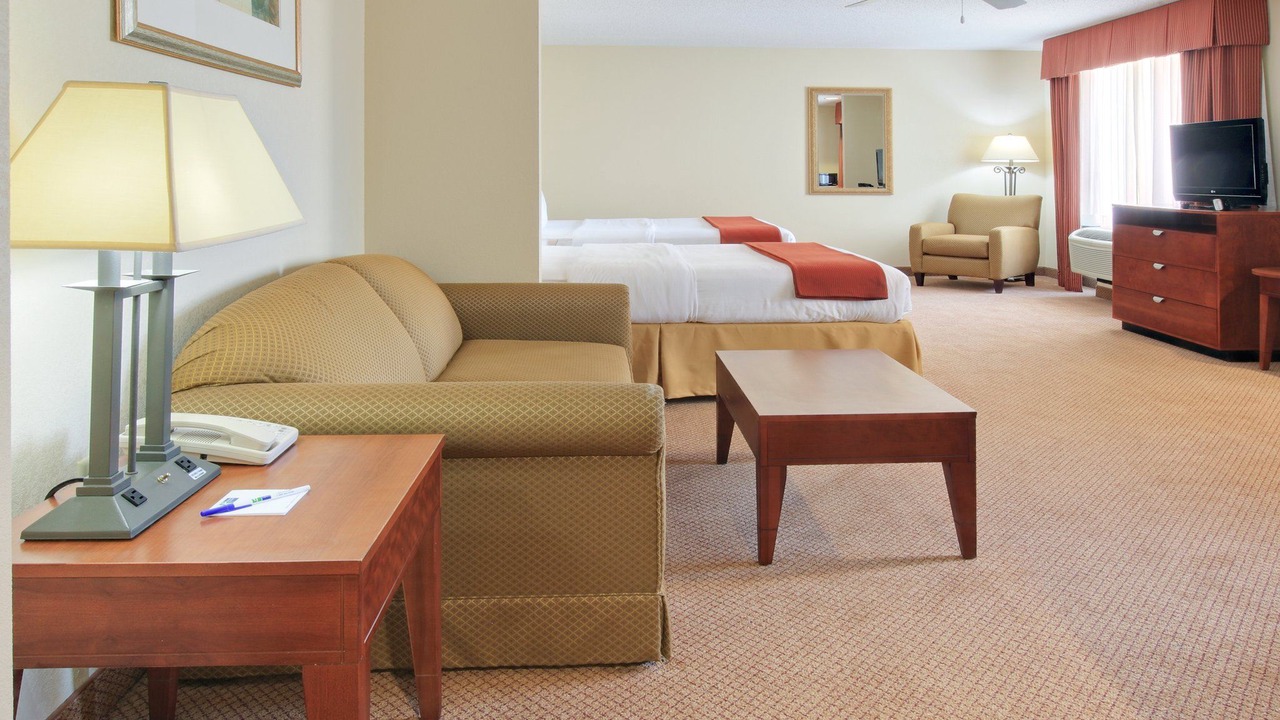 Photo of Livingroom in Canton