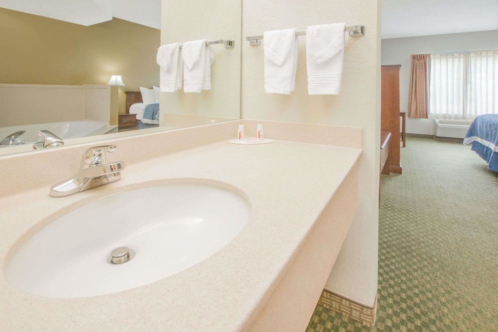 Photo of Bathroom in Hattiesburg