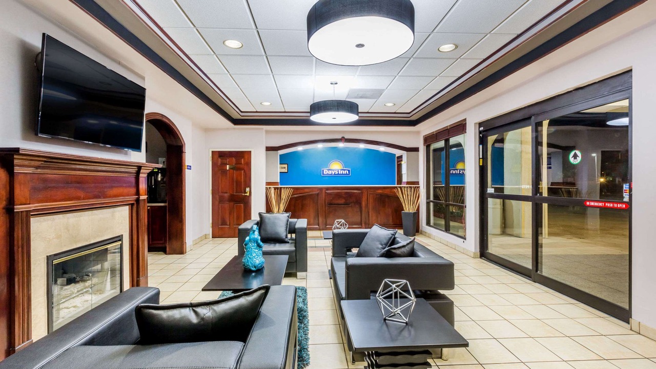 Photo of Livingroom in Pearl