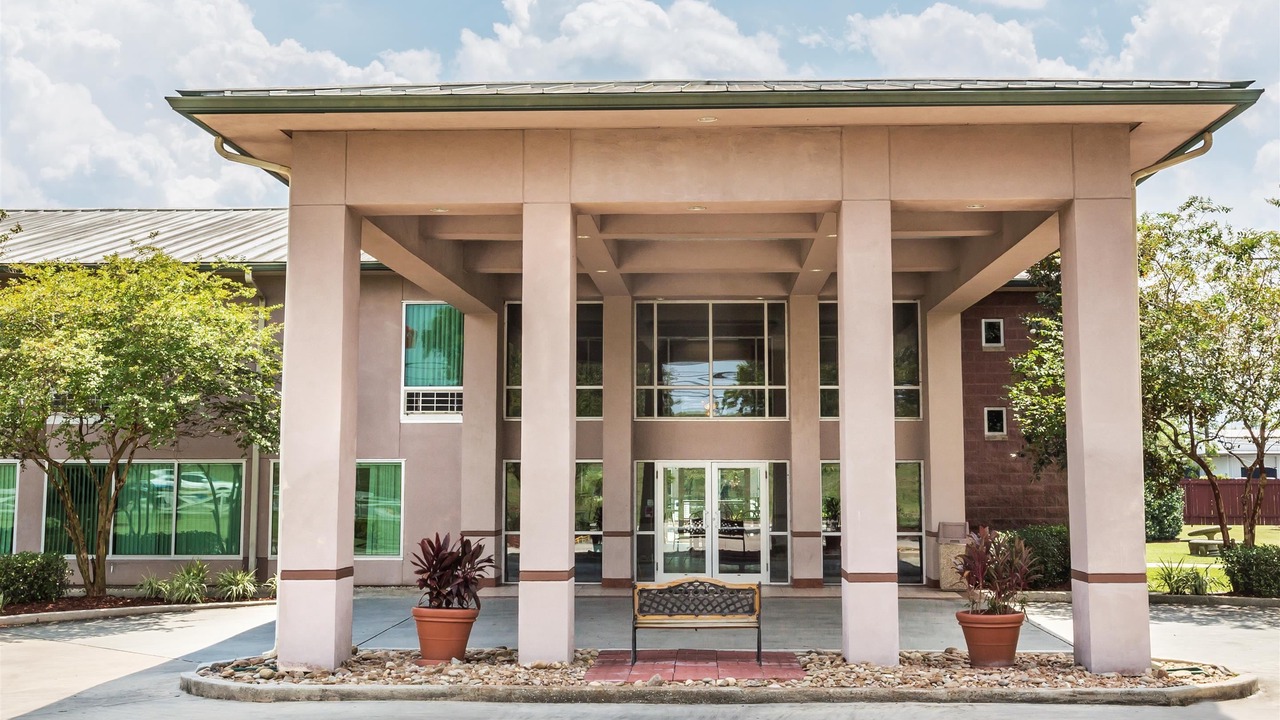 Photo of Buildings in Luling