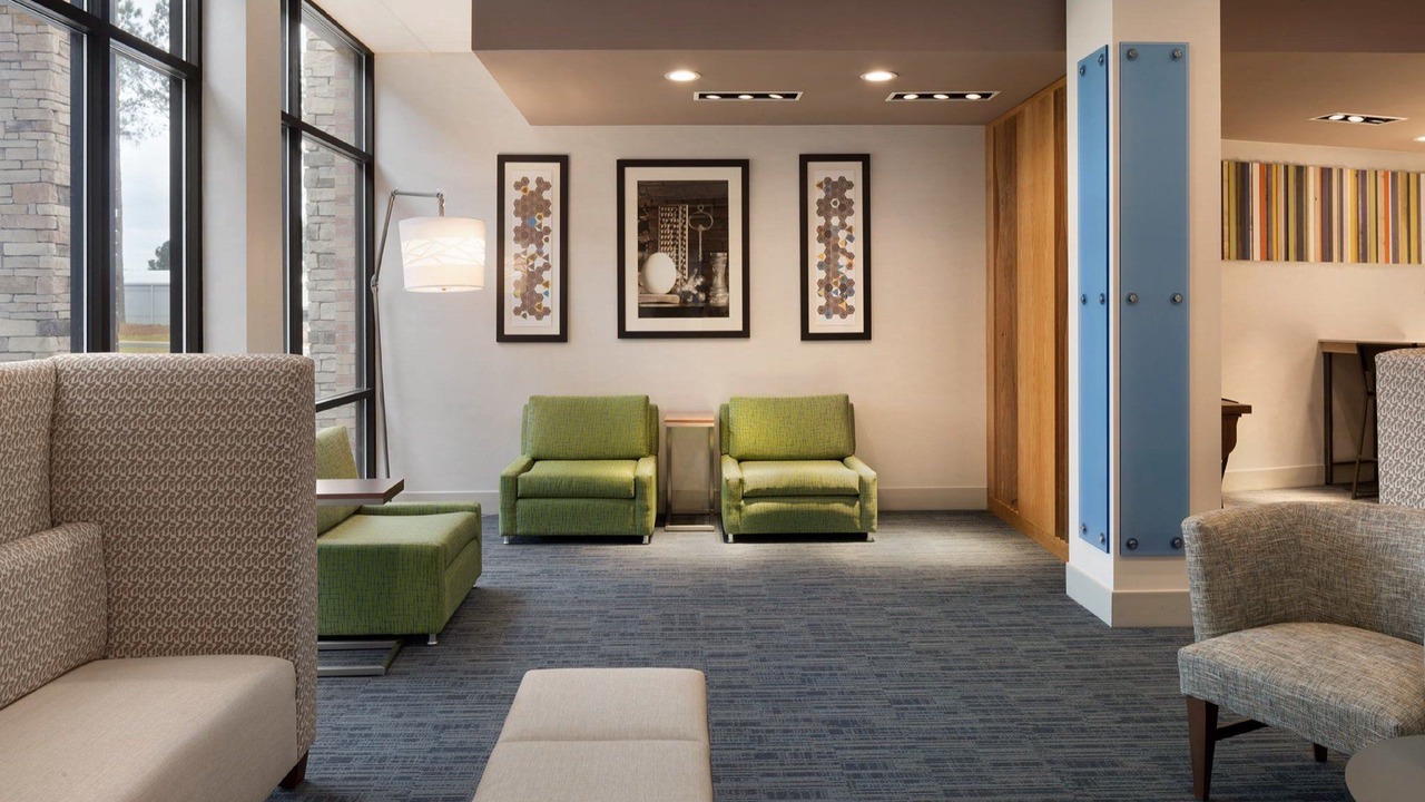 Photo of Livingroom in Canton