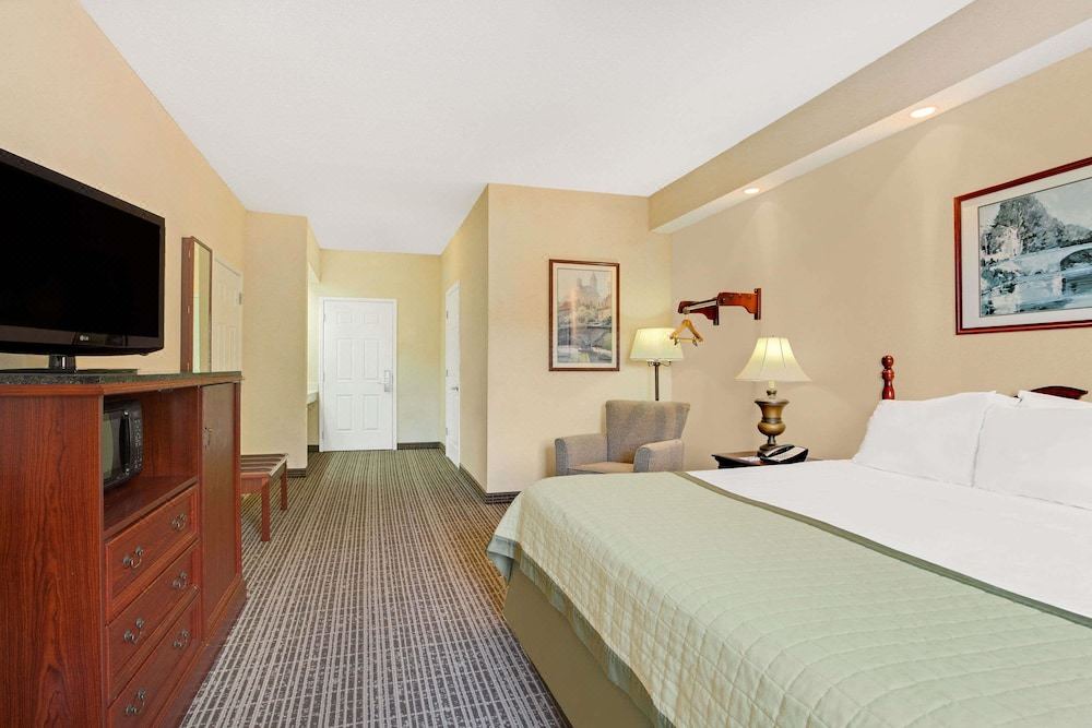 Photo of Bedroom in Pearl