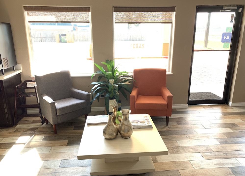 Photo of Livingroom in Orange
