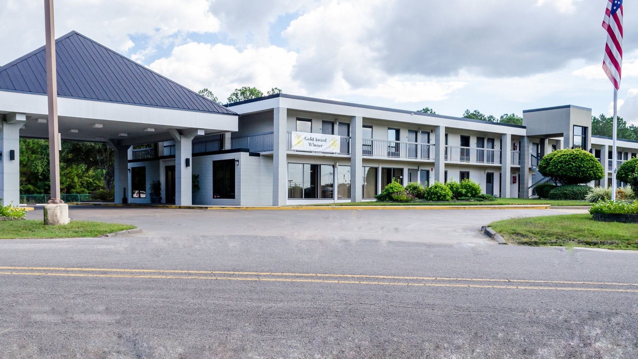 Photo of Buildings in Kreole