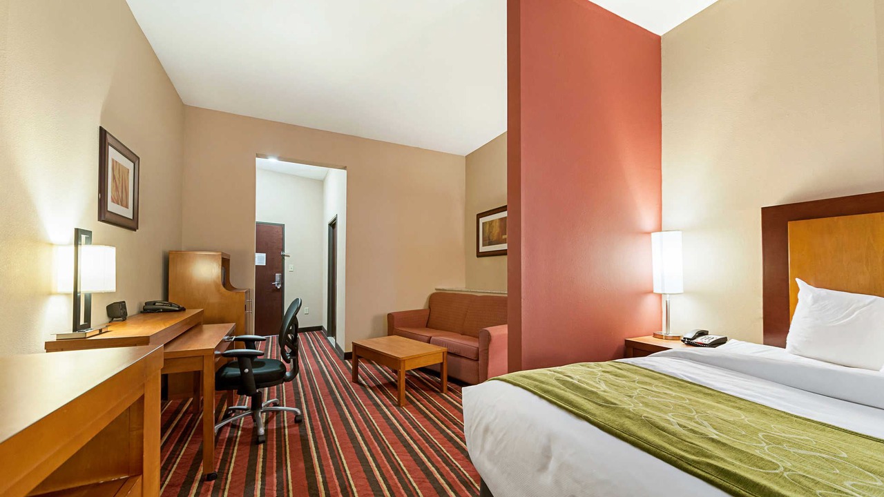 Photo of Bedroom in Sulphur