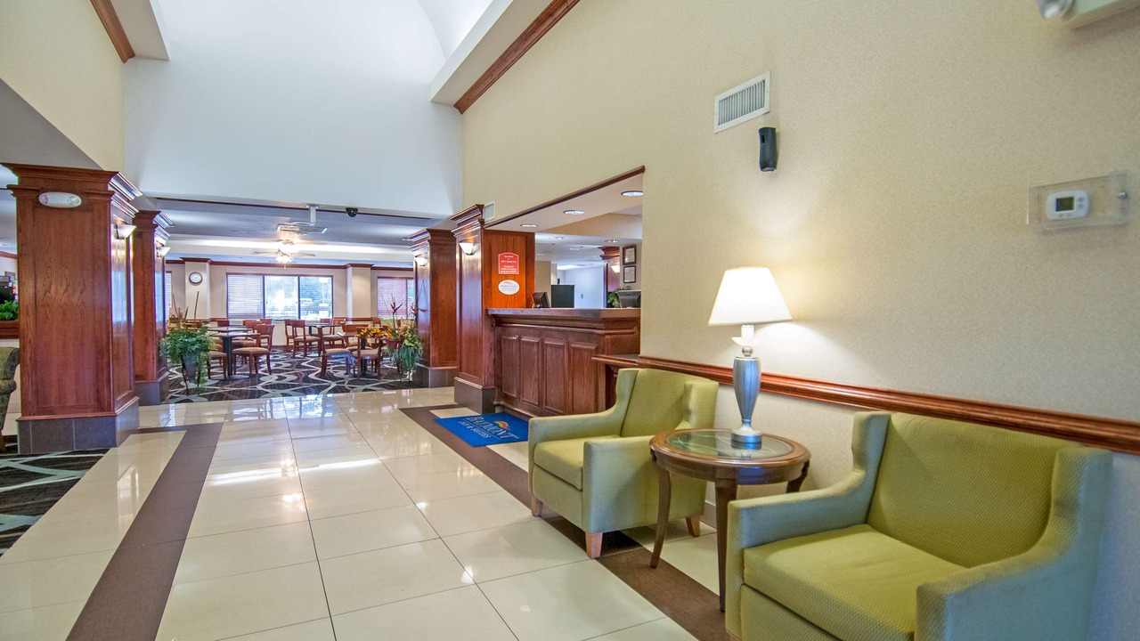 Photo of Livingroom in Tougaloo