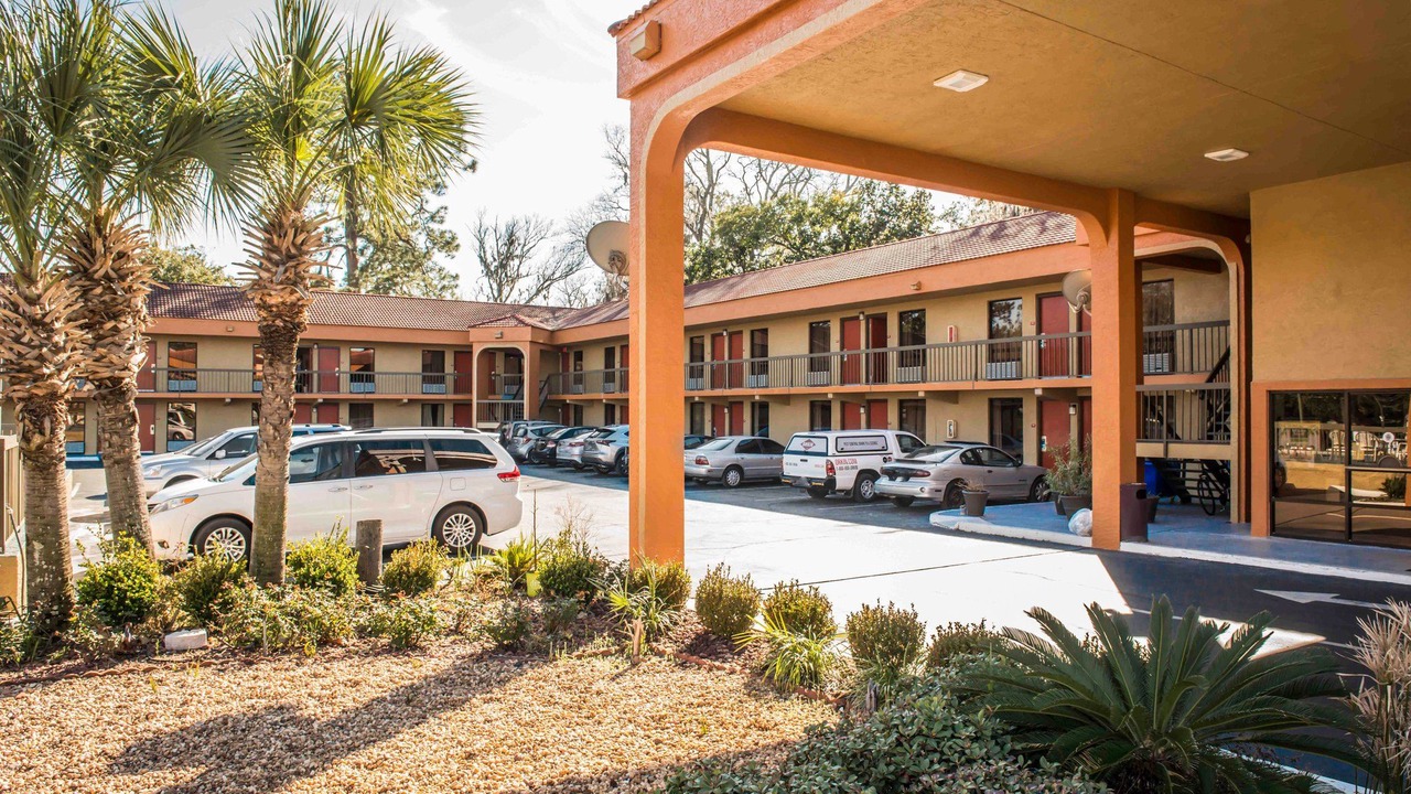 Photo of Buildings in Bay VIew Addition